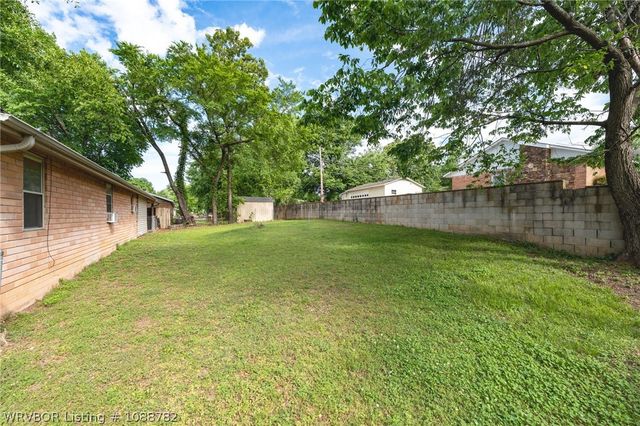 604 Cartwright Street, Van Buren, AR 72956