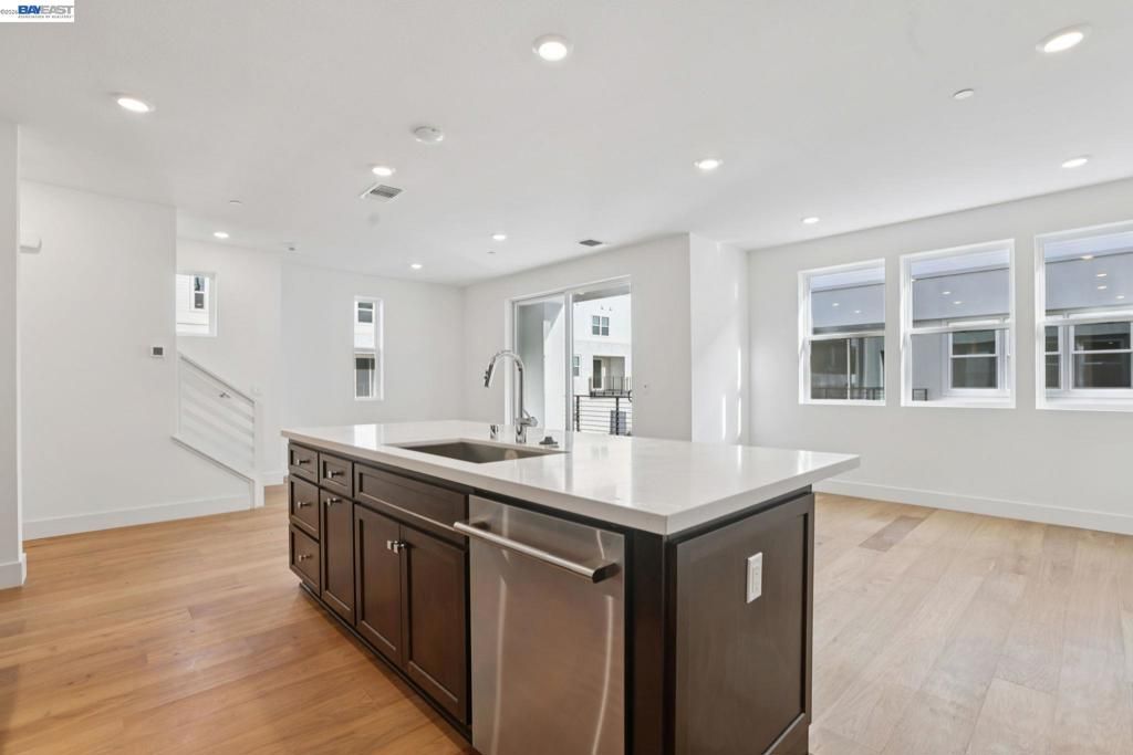 Image 4 of property listing at 105 Sedona Common 1, Livermore, CA 94551