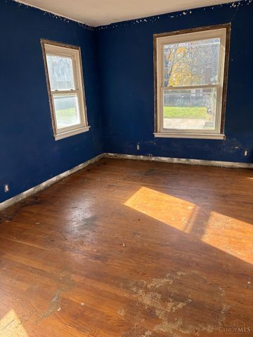 2327 Losantiville Avenue, Golf Manor, OH 45237