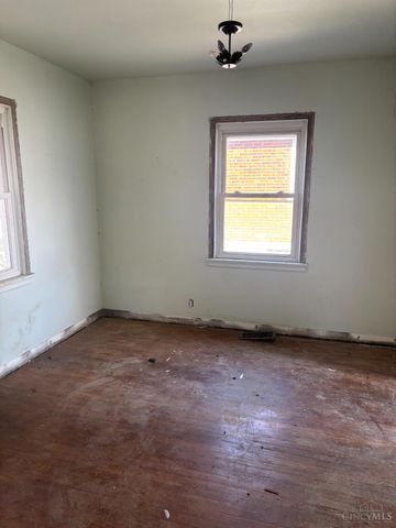 2327 Losantiville Avenue, Golf Manor, OH 45237