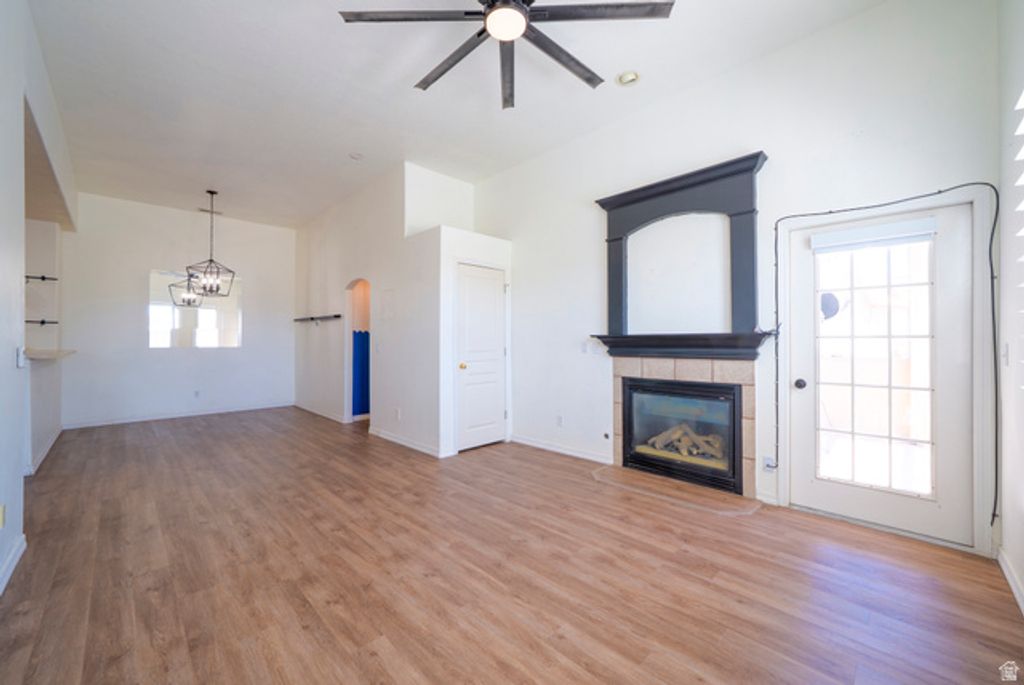 Image 12 of property listing at 986 N SHETLAND LN, Farmington, UT 84025