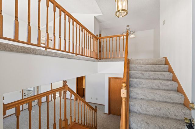 2505 Sumac Ridge, White Bear Lake, MN 55110