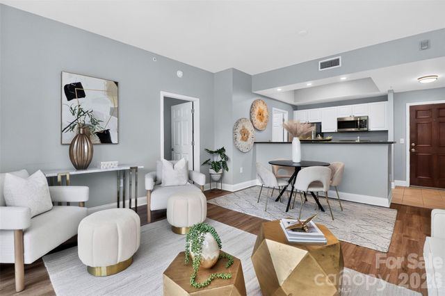 300 W 5th Street 609, Charlotte, NC 28202
