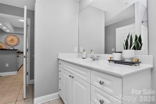 300 W 5th Street 609, Charlotte, NC 28202