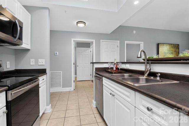 300 W 5th Street 609, Charlotte, NC 28202