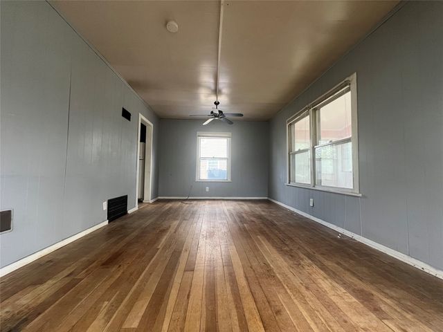 1263 E 25th Street, Des Moines, IA 50317
