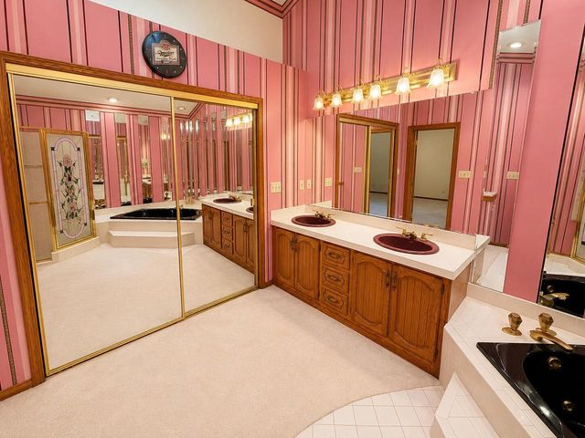1868 Cypress DRIVE, Grafton, WI 53024
