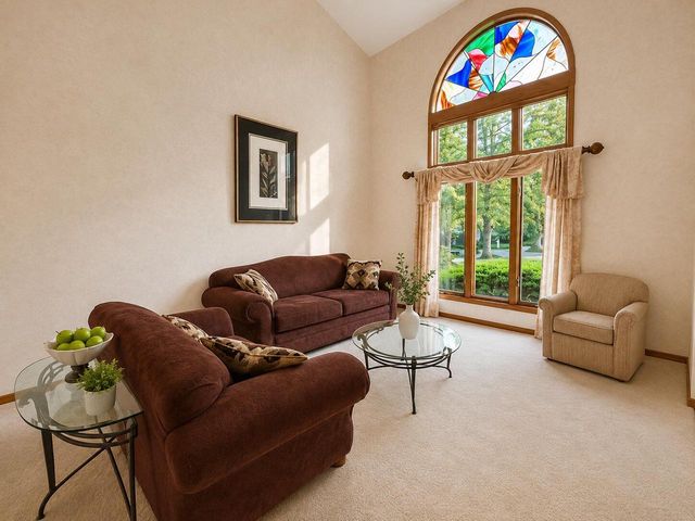 1868 Cypress DRIVE, Grafton, WI 53024