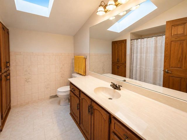 1868 Cypress DRIVE, Grafton, WI 53024