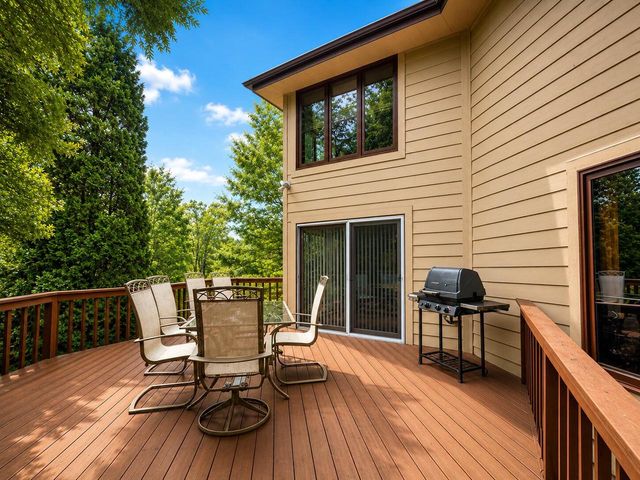 1868 Cypress DRIVE, Grafton, WI 53024