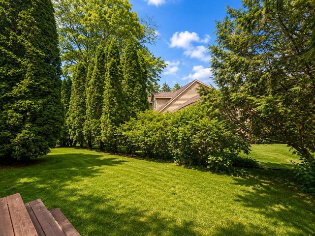 1868 Cypress DRIVE, Grafton, WI 53024