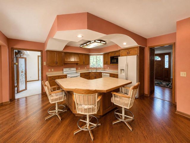 1868 Cypress DRIVE, Grafton, WI 53024