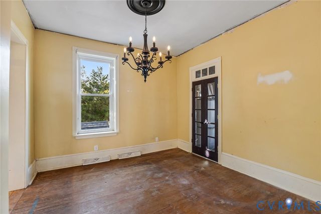 302 College Ave, Blackstone, VA 23824