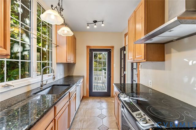 302 College Ave, Blackstone, VA 23824