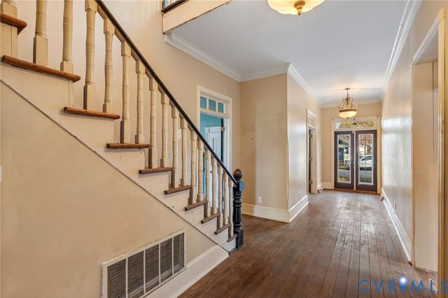 302 College Ave, Blackstone, VA 23824