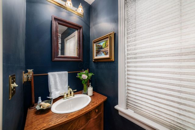 256 Montrose Way, Columbus, OH 43214