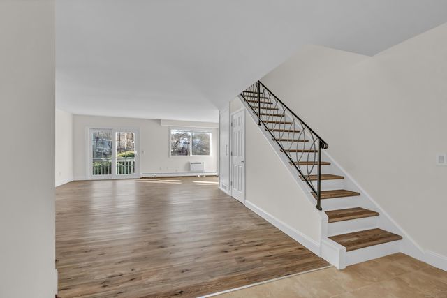 113 Park Avenue 20, Danbury, CT 06810