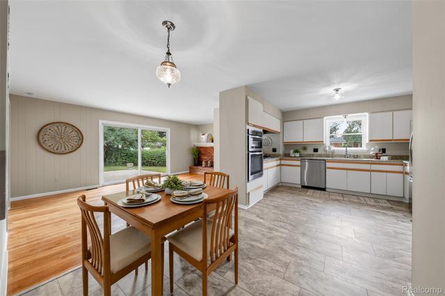 2880 Renfrew Street, Ann Arbor, MI 48105