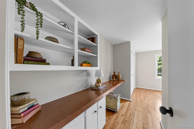 2880 Renfrew Street, Ann Arbor, MI 48105