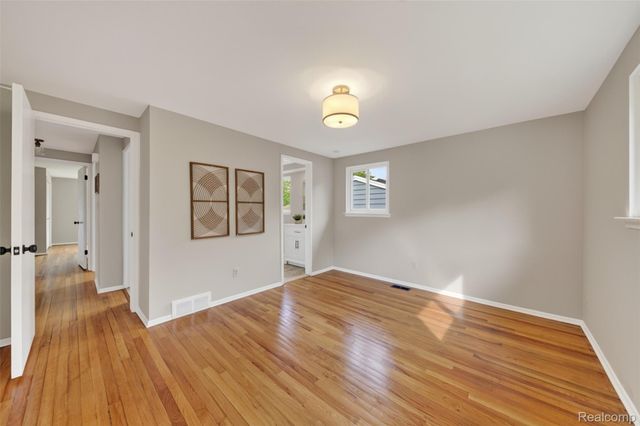 2880 Renfrew Street, Ann Arbor, MI 48105