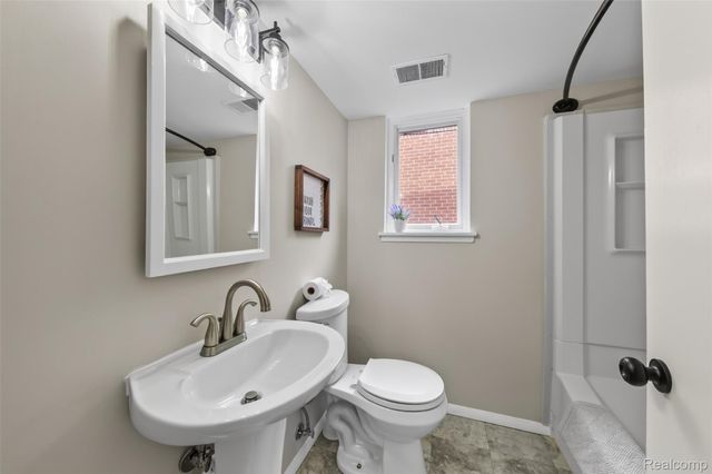 2880 Renfrew Street, Ann Arbor, MI 48105