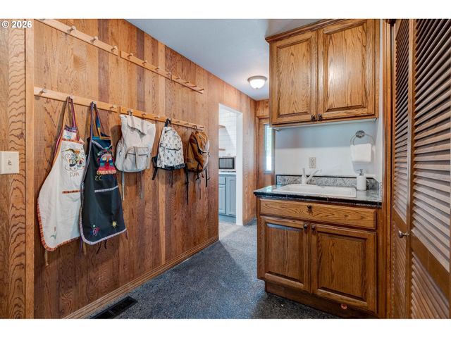 11400 Nw DAMASCUS St, Portland, OR 97229