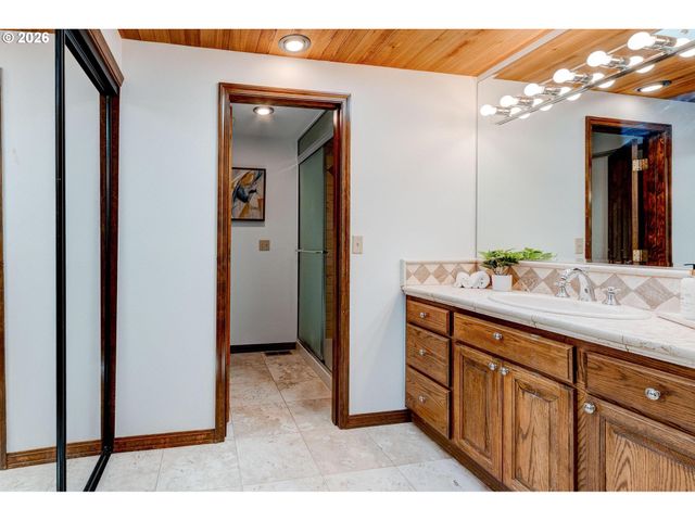 11400 Nw DAMASCUS St, Portland, OR 97229