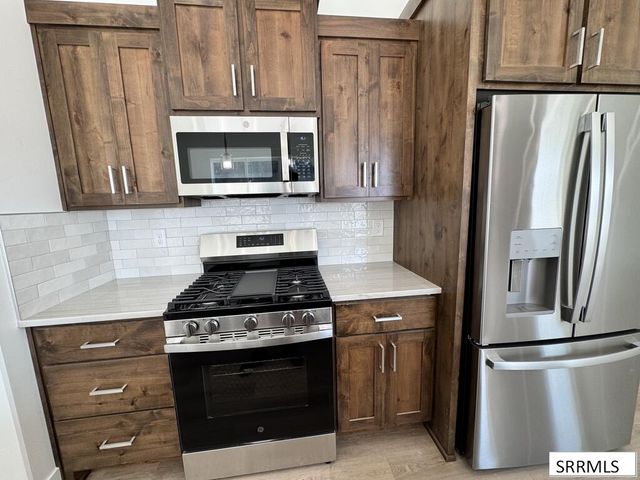 387 Wind River Drive, Shelley, ID 83274