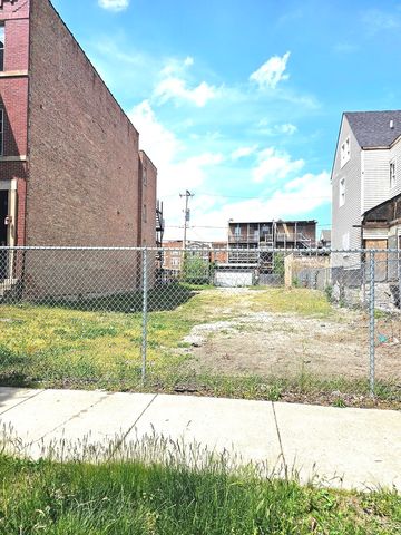 1524 E Marquette Road, Chicago, IL 60637