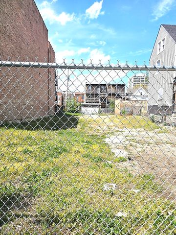 1524 E Marquette Road, Chicago, IL 60637