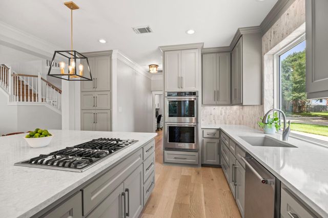 1911 Hartglen Circle, Katy, TX 77450