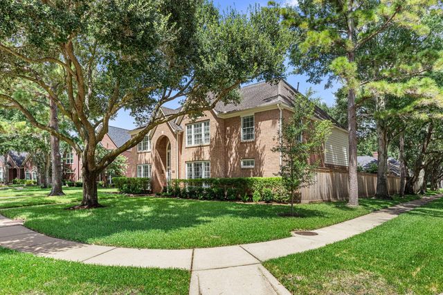 1911 Hartglen Circle, Katy, TX 77450