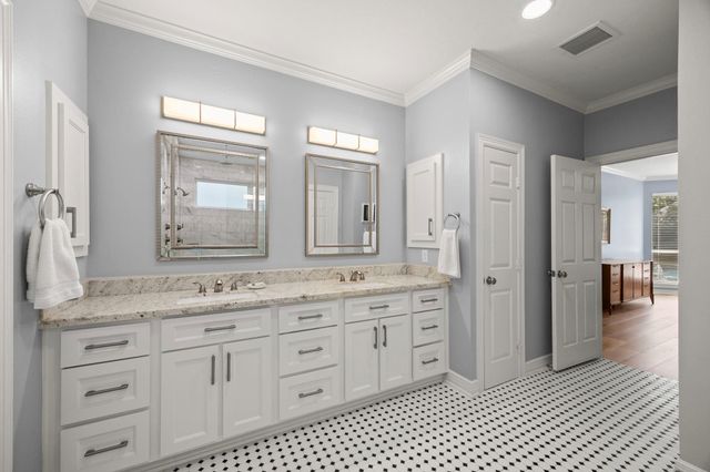 1911 Hartglen Circle, Katy, TX 77450