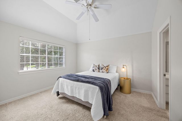 1911 Hartglen Circle, Katy, TX 77450