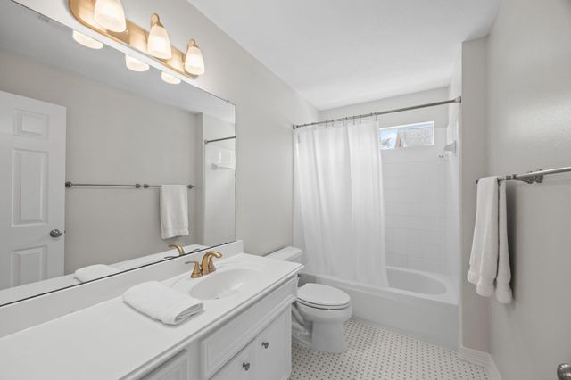 1911 Hartglen Circle, Katy, TX 77450