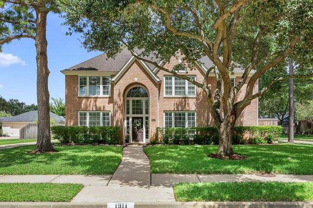 1911 Hartglen Circle, Katy, TX 77450