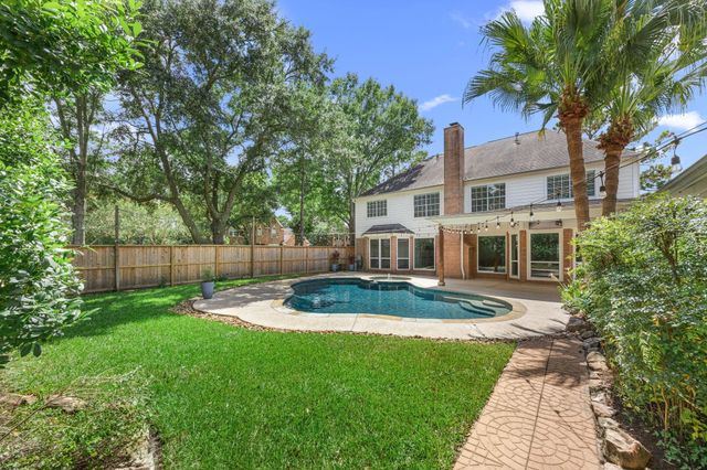 1911 Hartglen Circle, Katy, TX 77450