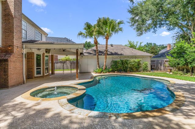 1911 Hartglen Circle, Katy, TX 77450