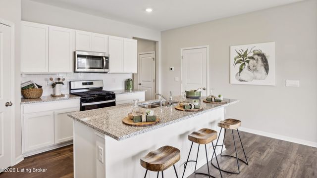 11124 Pheasant Run Ct, Louisville, KY 40229