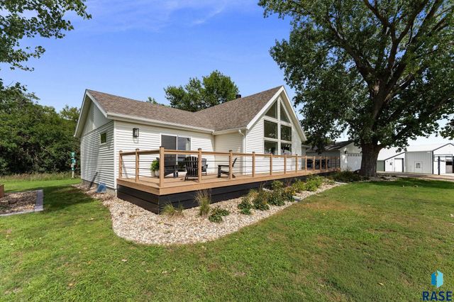 27534 464th Ave Avenue, Lennox, SD 57039