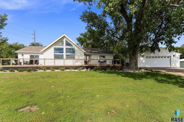 27534 464th Ave Avenue, Lennox, SD 57039