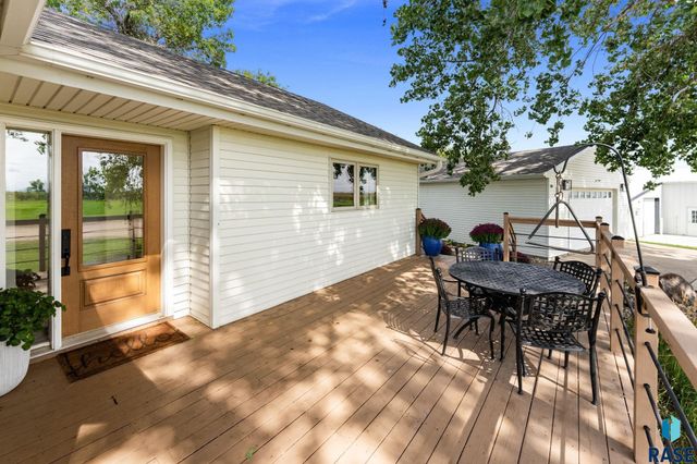 27534 464th Ave Avenue, Lennox, SD 57039