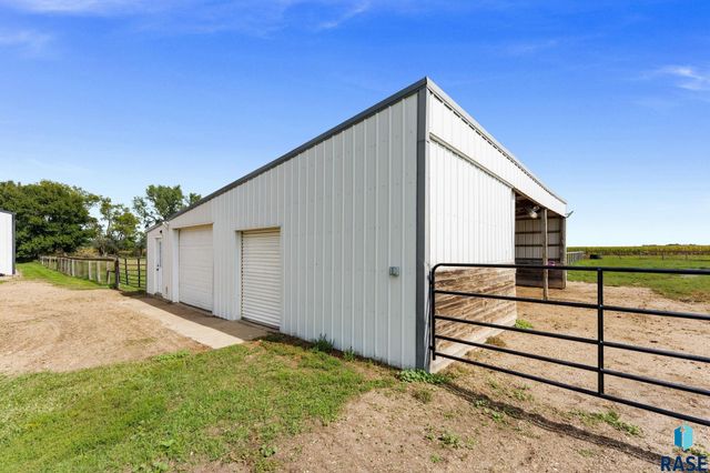 27534 464th Ave Avenue, Lennox, SD 57039