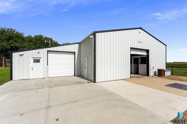 27534 464th Ave Avenue, Lennox, SD 57039