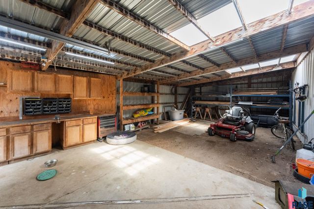 27534 464th Ave Avenue, Lennox, SD 57039