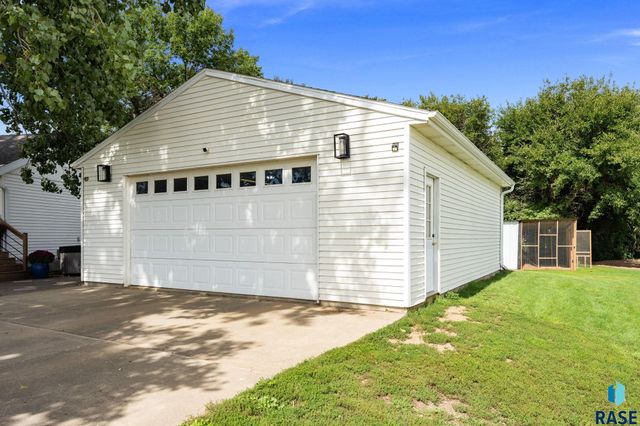 27534 464th Ave Avenue, Lennox, SD 57039
