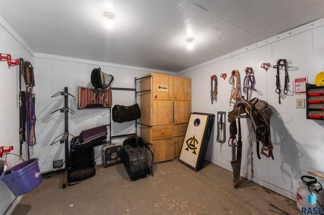27534 464th Ave Avenue, Lennox, SD 57039