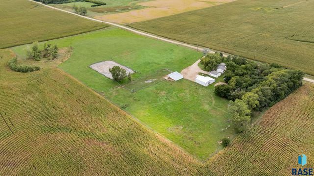27534 464th Ave Avenue, Lennox, SD 57039