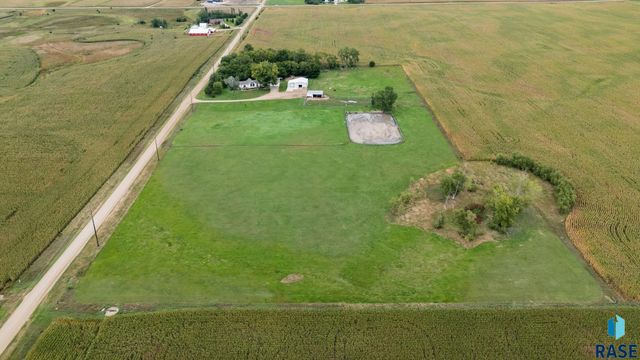 27534 464th Ave Avenue, Lennox, SD 57039
