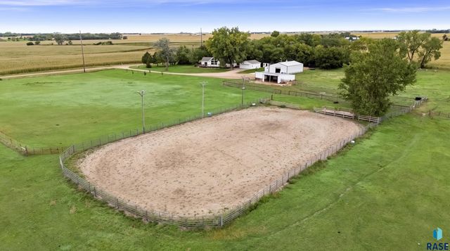 27534 464th Ave Avenue, Lennox, SD 57039